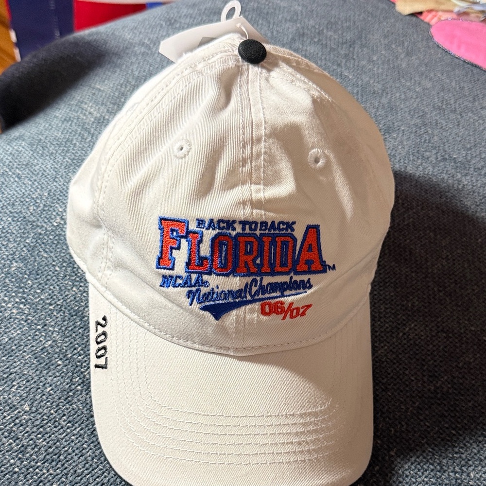 The Game UNIVERSITY OF FLORIDA NCAA NATIONAL CHAMPIONS 06/07 White Cotton Cap